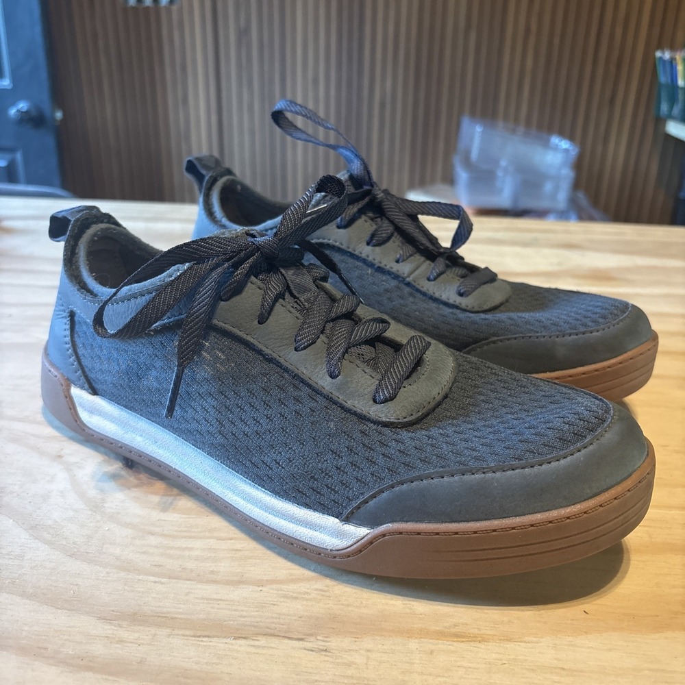 L.L.Bean men's Vacationland sneakers. Size 8.5M Excellent pre-owned condition